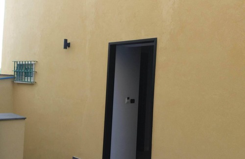 Torre Annunziata Apartment | At the south highway exit, Circumvesuviana train station.