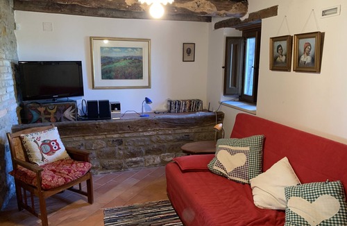 Castiglione Messer Raimondo Cottage | Authentic holiday home with a Mediterranean atmosphere and private swimming pool