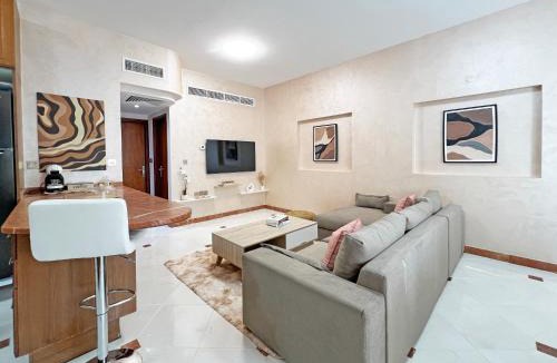 Mirdif House | Authentic Emirati Stay