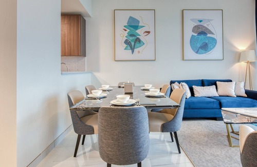 Dubai Media City Apartment | Avani Palm View 2 bed 3 bath | Infinity Pool