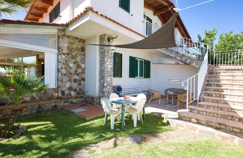 Santa Maria House | Awesome home in Ricadi with WiFi