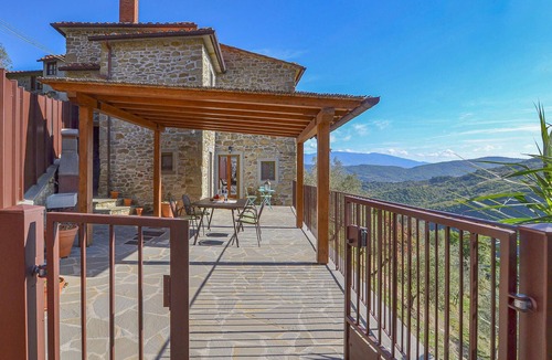 Talla House | Awesome home in Talla with WiFi