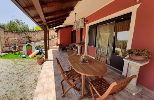 Mileto Bed & Breakfast | B&b Villa Santa Sofia by holidayngo