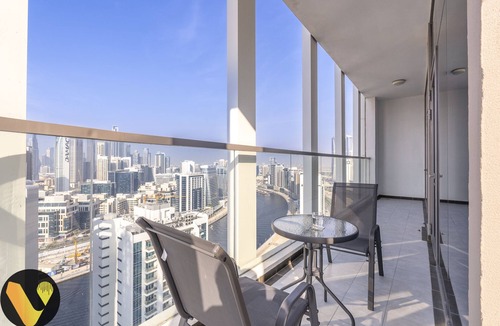Business Bay Apartment | Bayz Burj Khalifa Views near Dubai Mall