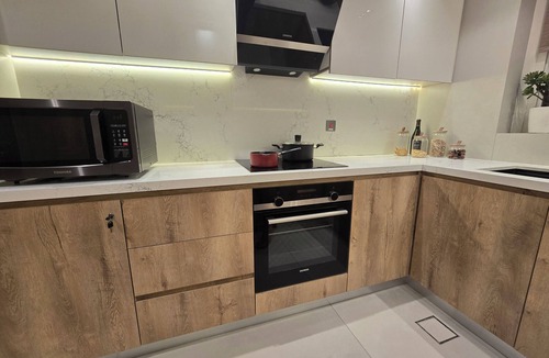 Dubai Marina Apartment | Beachfront, 250° view, private beach, high floor