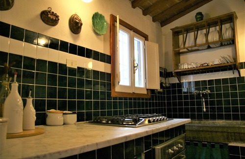 Giovi-Ponte Alla Chiassa Villa | Beautiful villa for 11 guests with WIFI, private pool, TV and patio, close to Arezzo