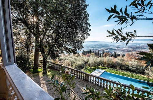 Loro Ciuffenna Villa | Beautiful private villa for 14 people with WIFI, private pool, A/C, TV, patio and pets allowed