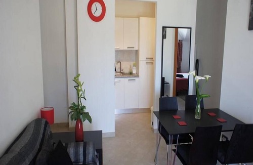 Marina di Caulonia Apartment | Beautiful 3 bed roomed apartment with sea views and very close to all amenieties