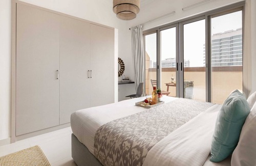 Dubai Sports City Apartment | Beautiful and Spacious Studio in Sports City