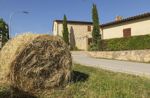 Avigliano Umbrio Villa | BEAUTIFUL FAMILY VILLA WITH A/C, LARGE HEATED POOL AND STUNNING VIEWS