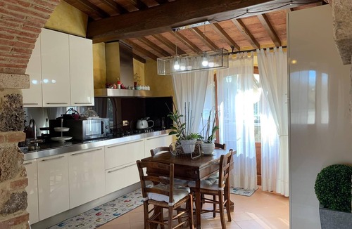 Monteriggioni Villa | Beautiful rustic villa in Tuscany in Monteriggioni, between Siena and Florence.