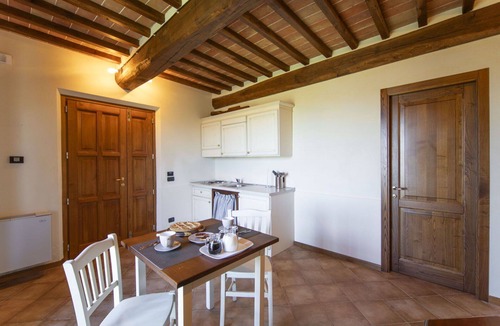 Lucignano House | Beautiful private villa for 10 people with WIFI, private pool, A/C, hot tub, TV and terrace