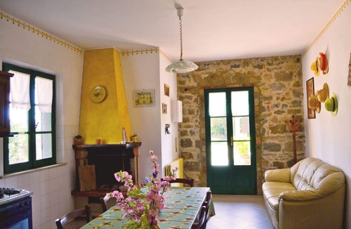 Cortona Villa | Beautiful private villa for 12 guests with WIFI, A/C, private pool, TV, terrace and pets allowed