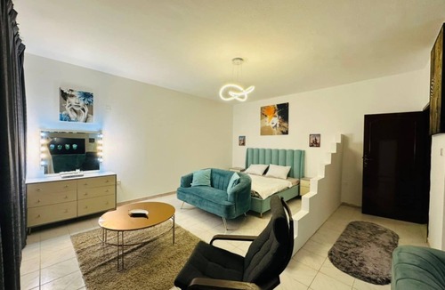 Al Wasl Villa | Beautiful Studio in villa Dubai Burj Khalifah View