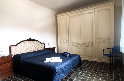 Castel Volturno Villa | Beautiful Villa with garden a few kilometers from Naples and Caserta
