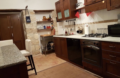 Serramonacesca House | Beautifully restored farmhouse in Serramonacesca, Abruzzo, Italy
