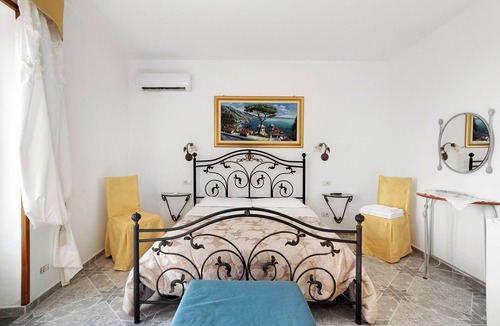 San Michele Bed & Breakfast | Bed and Breakfast 'Camera Ravello Con Vista Mare' with Sea View, Wi-Fi and Air Conditioning