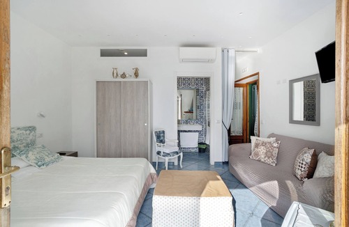 San Michele Bed & Breakfast | Bed and Breakfast 'Camera Fiordo Con Vista Mare' with Sea View, Wi-Fi and Air Conditioning