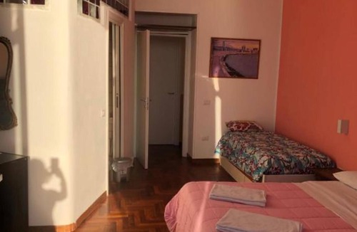Posillipo Bed & Breakfast | Bed and Breakfast 'Camera La Regina Del Mare' with Balcony, Wi-Fi and Air Conditioning
