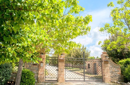Magione House | Belvilla by OYO Agello Magione Quercia