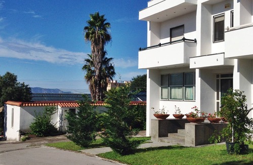 Trecase House | Belvilla by OYO Menotti