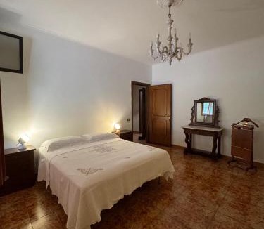 Monte San Giovanni Campano Villa | Benesié - Villa with castle view