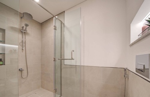 Umm Suqeim 3 Apartment | Big Terrace l Up to 4 guests l Next to Sea