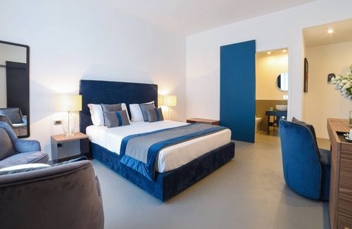Santa Lucia Bed & Breakfast | Blue deluxe room 5 - 133