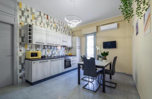 Meta Apartment | Blue Sky Sorrento Apartment FREE PARKING