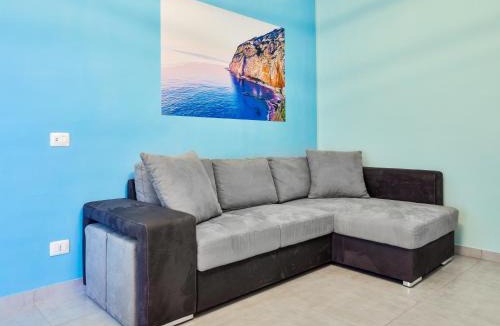 Meta Apartment | Blue Sky Sorrento Apartment FREE PARKING