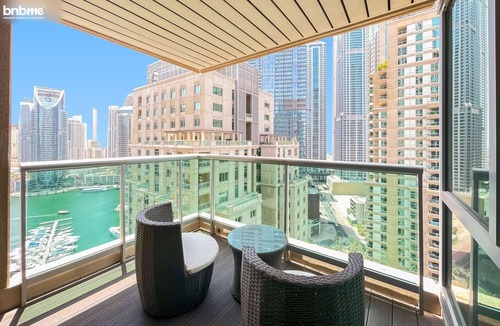 Dubai Marina Apartment | bnbme | Stunning Marina View | High Floor Apartment