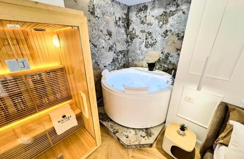 Cosenza Bed & Breakfast | Boutique Suites - Palazzo Rodotà 1683
