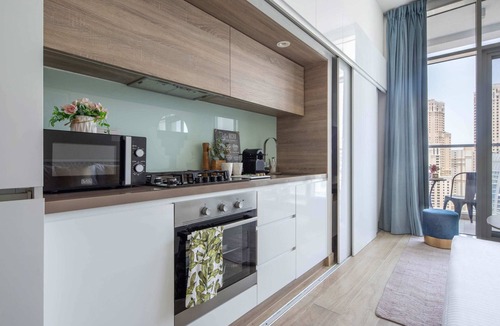 Dubai Marina Apartment | Bright & Stylish Studio w/Amazing Marina Views!