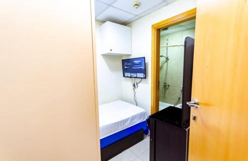 Dubai Apartment | Budget Rooms With Private Bathroom for 'girls' only in Dubai, Marina