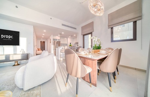 Umm Suqeim 3 Apartment | Burj Al Arab and Sea Views : 2BR Retreat