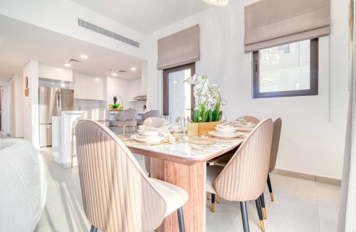 Umm Suqeim 3 Apartment | Burj Al Arab and Sea Views : 2BR Retreat