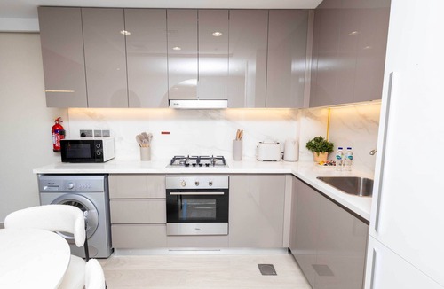 Nad Al Sheba Apartment | Burj Khalifa View - Pool, Gym - 10 Min To Downtown
