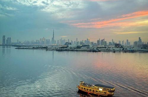 Dubai Apartment | Burj Khalifa view & Creek sea view
