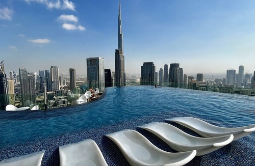 Downtown Dubai Apartment | Burj Khalifa Views 2BR with Infinity Pool in Downtown close to metro & DubaiMall