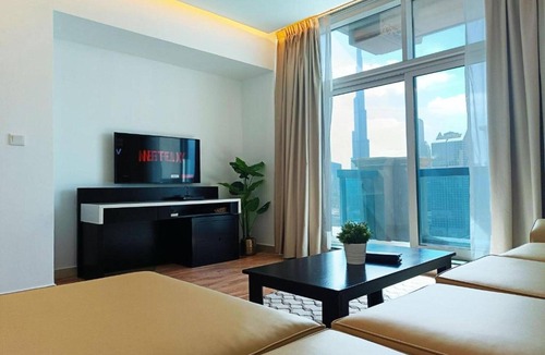 Trade Centre 1 House | Burj view stay near metro