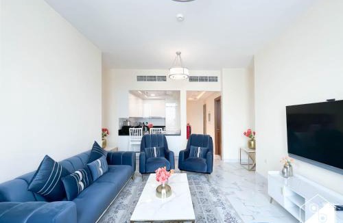 Business Bay Apartment | Business Bay 2BR in Amna Tower & Canal Views