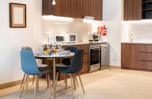 Dubai Apartment | Bustling Beach Hotspot - Stylish Interior - La Mer