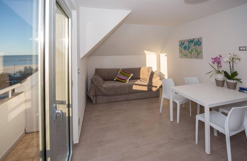 Porto d'Ascoli Apartment | Cala Luna Suite - Attic apartment on the sea
