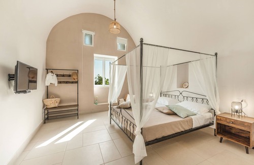 Procida Bed & Breakfast | Calacala rooms, restaurant & farm experience