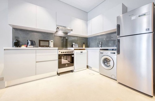 Business Bay Apartment | Captivating 1BR with Concierge and Luxurious Amenities