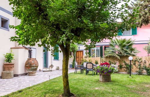 Careggi Rifredi House | Casa Andrea (Apt Grapefruit)