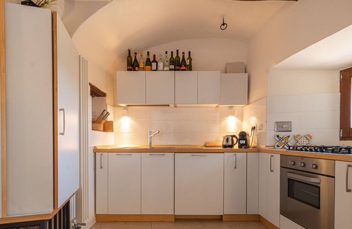 Montecchio Apartment | Casa del Castello, charming flat with village view