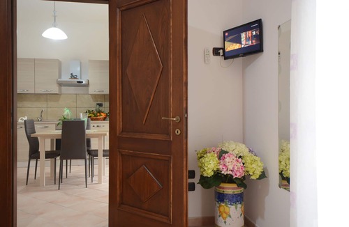 Piazza-Tralia-Pendolo Apartment | Casa dell'ulivo, in the middle between the Sorrento peninsula and the Amalfi coast.