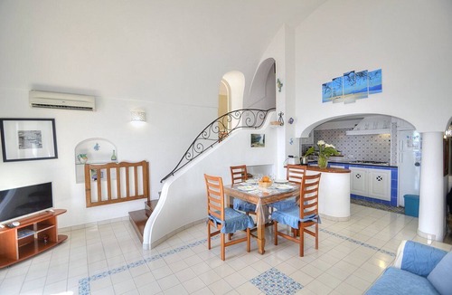 Praiano House | Casa Eletta: A bright and sunny two-story independent house which faces the sun and the sea, with Free WI-FI.