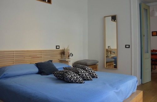 Vittorio Emanuele Apartment | Casa Flora al Corso, elegant apartment adjacent to the Central Funicular